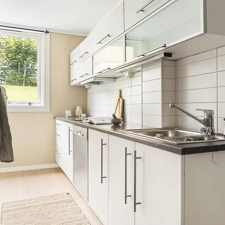 Sentral Med Parkering Og Peis برغن