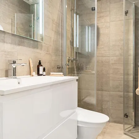 Apartamento Sentral Med Parkering Og Peis *