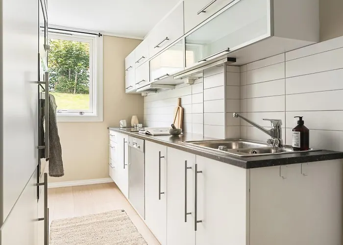 Sentral Med Parkering Og Peis Bergen