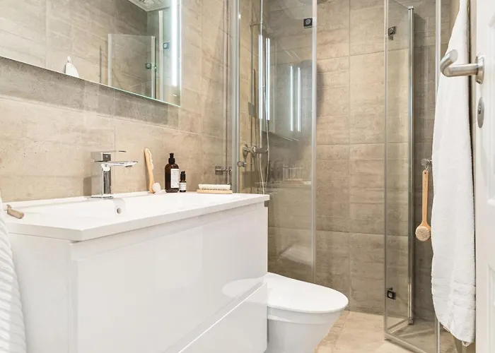 Apartment Sentral Med Parkering Og Peis *