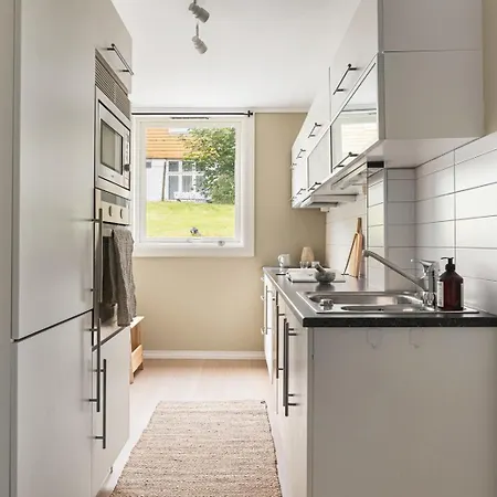 아파트 Sentral Med Parkering Og Peis *