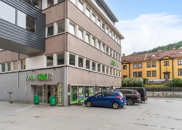 Sentral Med Parkering Og Peis